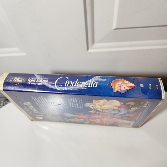 Disney Black Diamond Classics Cinderella VHS Tape - Picture 2 of 10